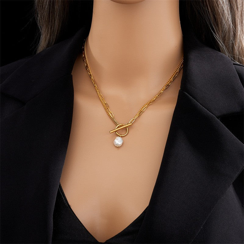 Della Necklace