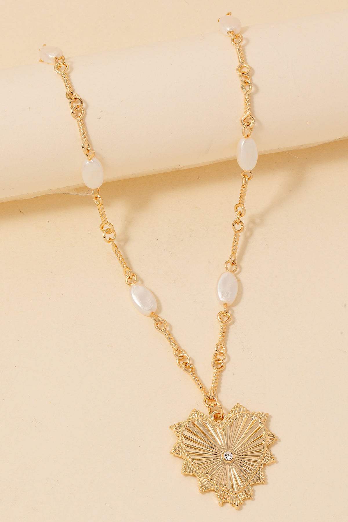 Heart Pendant Pearl Necklace