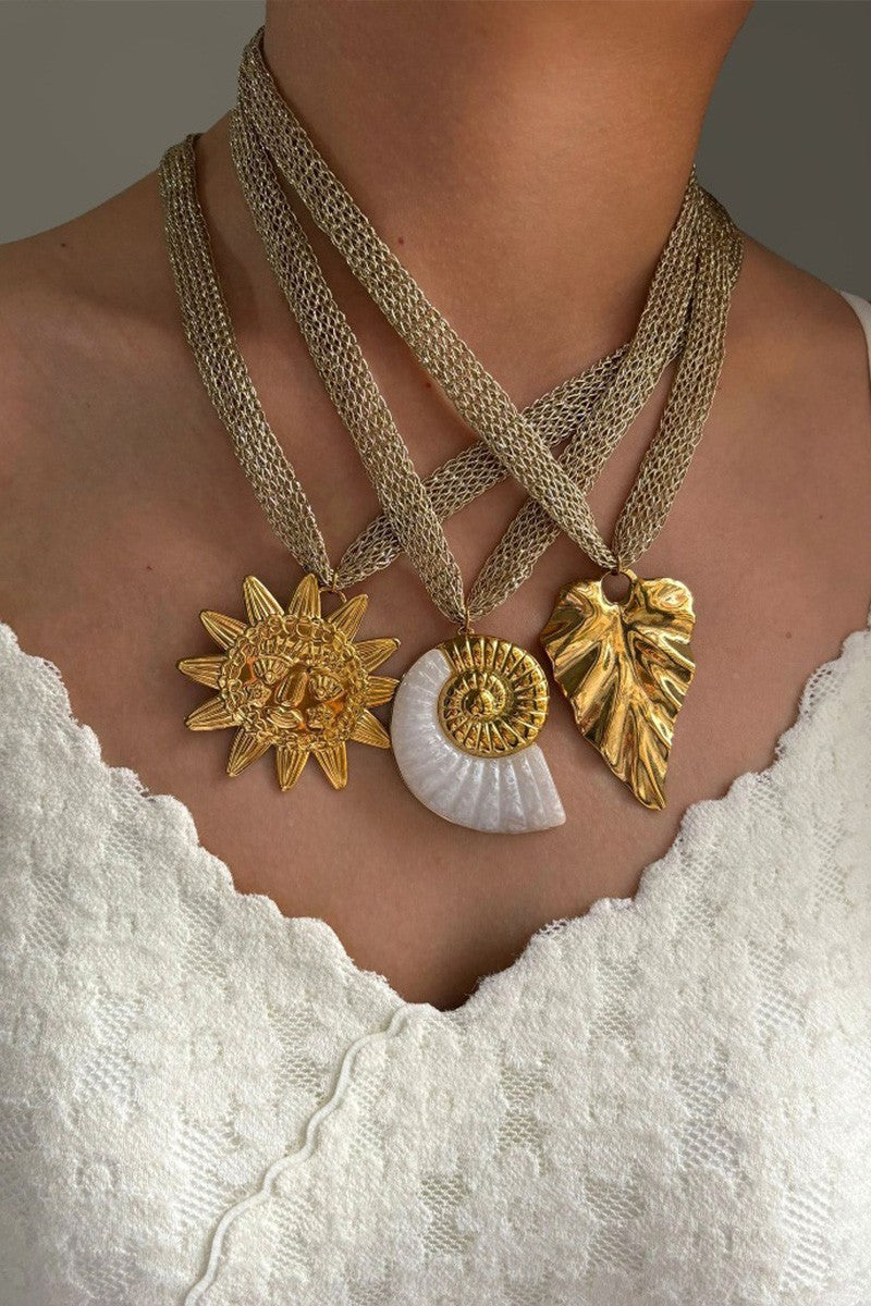 Metallic Conch Necklace