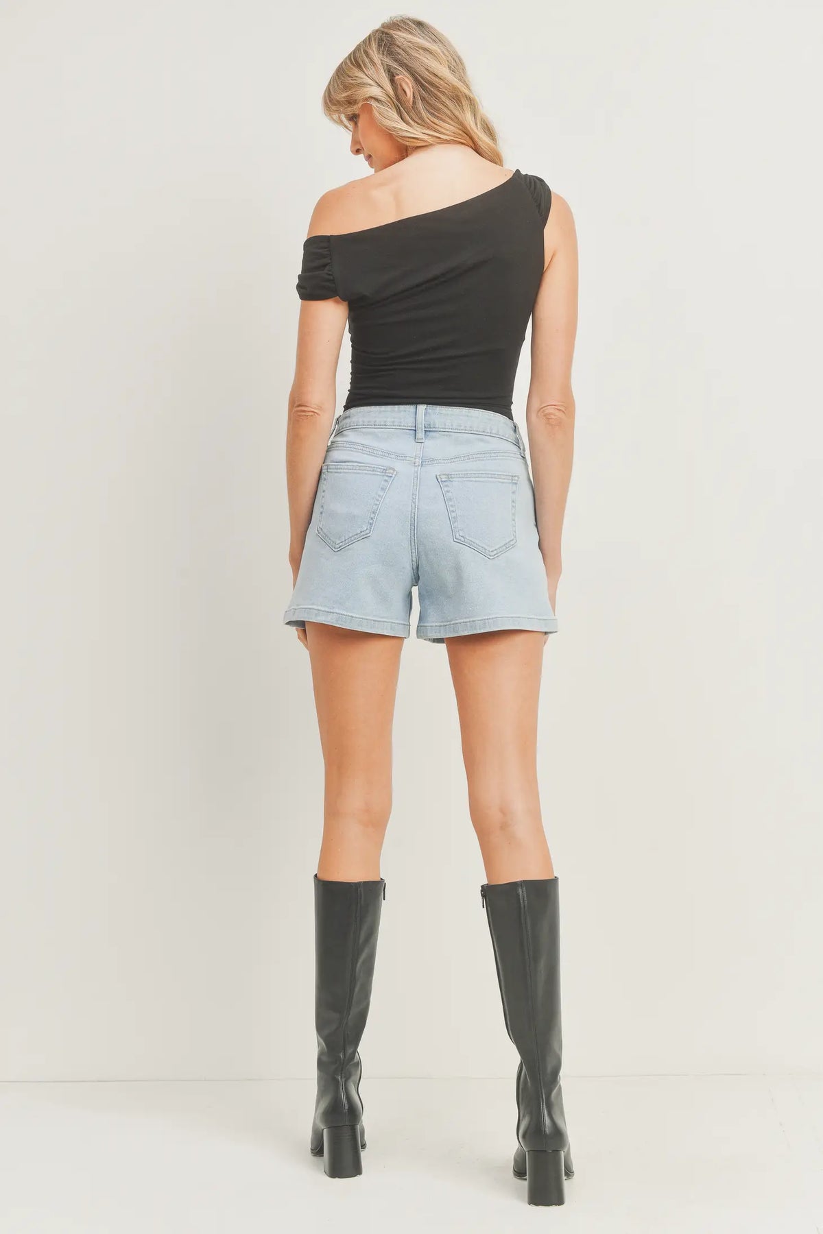 Raya Shorts