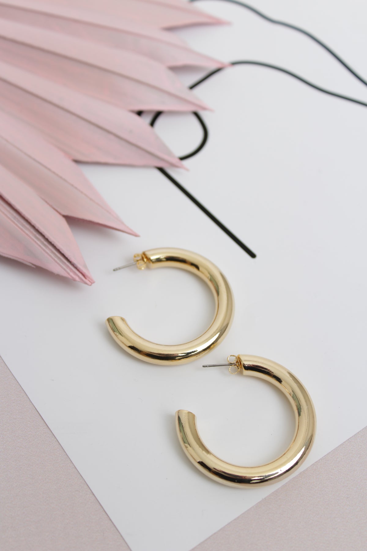 Lani Earrings Gold 1.5"